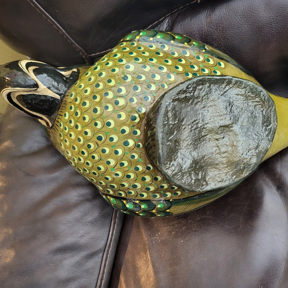 Extra Large Vintage Paper Mache Hand Painted Parrot 22" - Picture 9 of 14